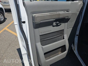 2011 Ford E-250 Commercial Cargo Van 138.0" WB - miniatura 9