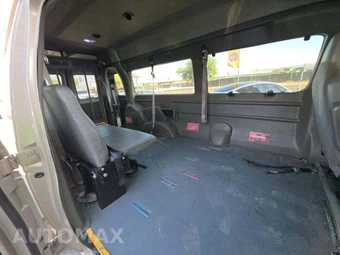 2011 Ford E-250 Commercial Cargo Van 138.0" WB – miniatura 16