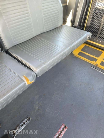 2011 Ford E-250 Commercial Cargo Van 138.0" WB – miniatura 27