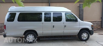 2011 Ford E-250 Commercial Cargo Van 138.0" WB - miniatura 9