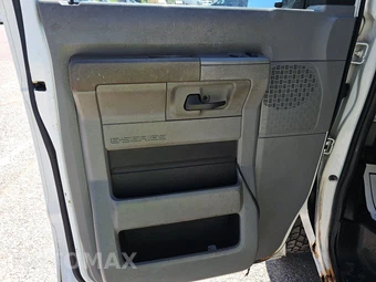2011 Ford E-250 Commercial Cargo Van 138.0" WB – miniatura 9