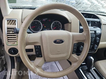 2011 Ford Escape Limited – miniatura 10