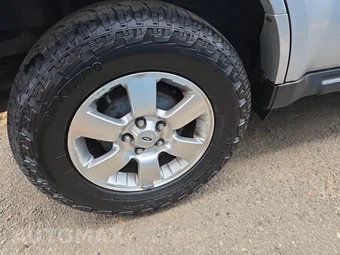 2011 Ford Escape Limited – miniatura 10