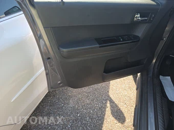 2011 Ford Escape Limited - miniatura 9