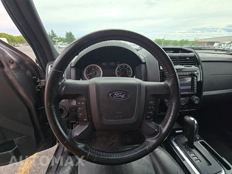 2011 Ford Escape Limited – miniatura 10