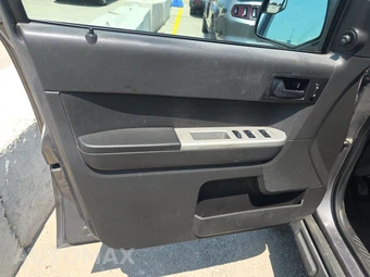 2011 Ford Escape XLT – miniatura 15