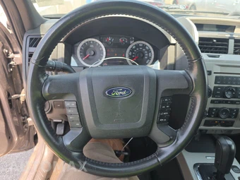 2011 Ford Escape XLT – miniatura 16