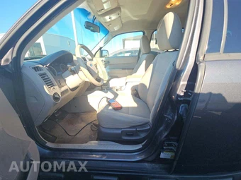 2011 Ford Escape XLT – miniatura 6
