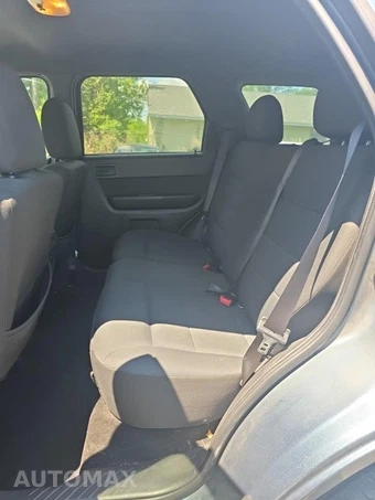 2011 Ford Escape XLT – miniatura 16