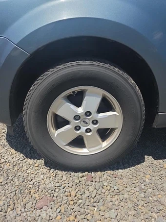 2011 Ford Escape XLT – miniatura 8