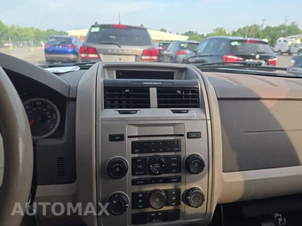 2011 Ford Escape XLT – miniatura 11
