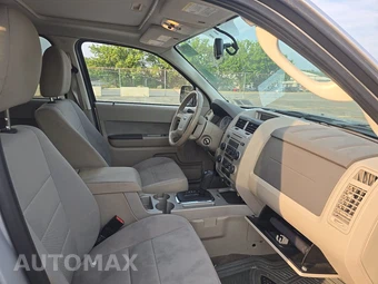 2011 Ford Escape XLT – miniatura 8