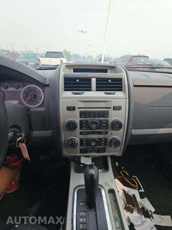 2011 Ford Escape XLT – miniatura 10