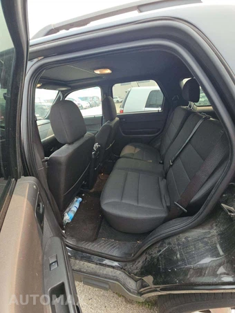2011 Ford Escape XLT – miniatura 13