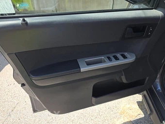 2011 Ford Escape XLT - miniatura 9