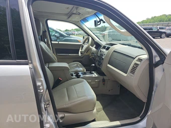 2011 Ford Escape XLT – miniatura 8