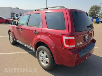 2011 Ford Escape XLT - miniatura 2