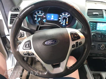 2011 Ford Explorer XLT – miniatura 10