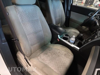2011 Ford Explorer XLT – miniatura 8