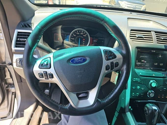 2011 Ford Explorer XLT – miniatura 10