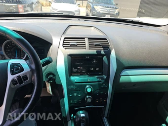 2011 Ford Explorer XLT – miniatura 11