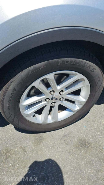 2011 Ford Explorer XLT – miniatura 19