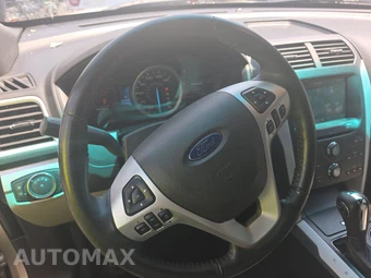 2011 Ford Explorer XLT – miniatura 10
