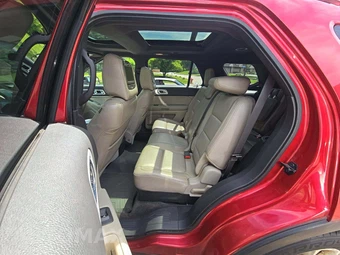 2011 Ford Explorer XLT – miniatura 13