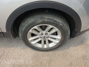 2011 Ford Explorer XLT – miniatura 36