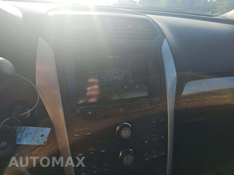 2011 Ford Explorer XLT - miniatura 10
