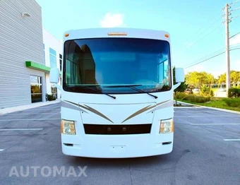 2011 Ford F-53 Base DRW - miniatura 2