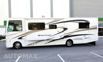 2011 Ford F-53 Base DRW - miniatura 3