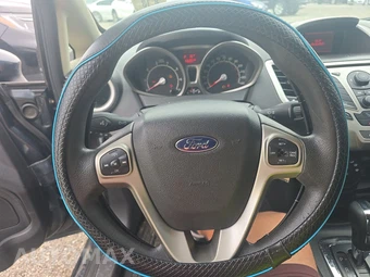 2011 Ford Fiesta SE Sedan – miniatura 10