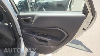 2011 Ford Fiesta SES Hatchback - miniatura 17