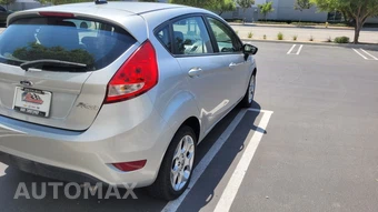 2011 Ford Fiesta SES Hatchback - miniatura 8