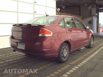2011 Ford Focus SE - miniatura 4