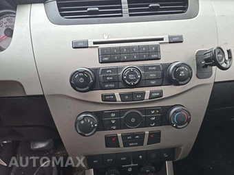 2011 Ford Focus SES – miniatura 10