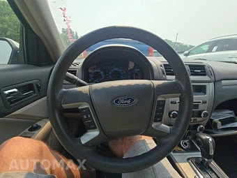 2011 Ford Fusion SE – miniatura 10