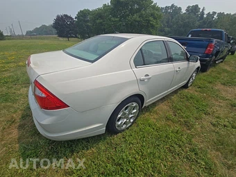 2011 Ford Fusion SE – miniatura 4
