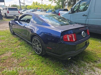 2011 Ford Mustang GT Premium Coupe - miniatura 2