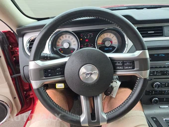 2011 Ford Mustang GT Premium Coupe - miniatura 10
