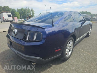 2011 Ford Mustang V6 Coupe - miniatura 3