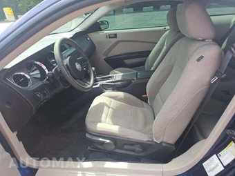2011 Ford Mustang V6 Coupe - miniatura 6
