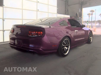 2011 Ford Mustang V6 Coupe - miniatura 4