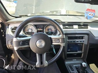 2011 Ford Mustang V6 Premium Coupe - miniatura 10