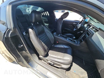 2011 Ford Mustang V6 Premium Coupe - miniatura 8