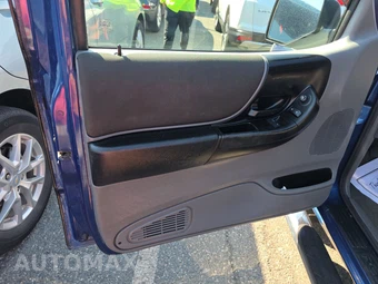 2011 Ford Ranger XLT Extended Cab Medium Bed w/Rear Doors – miniatura 9