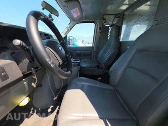 2011 Ford Super Duty E-350 Commercial Cargo Van 138.0" WB - miniatura 7