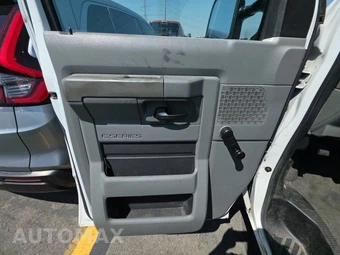 2011 Ford Super Duty E-350 Commercial Cargo Van 138.0" WB - miniatura 9