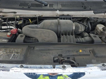 2011 Ford Super Duty E-350 Commercial Cargo Van 138.0" WB - miniatura 14